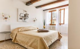Accademia Charm Apartments By Wonderful Italy