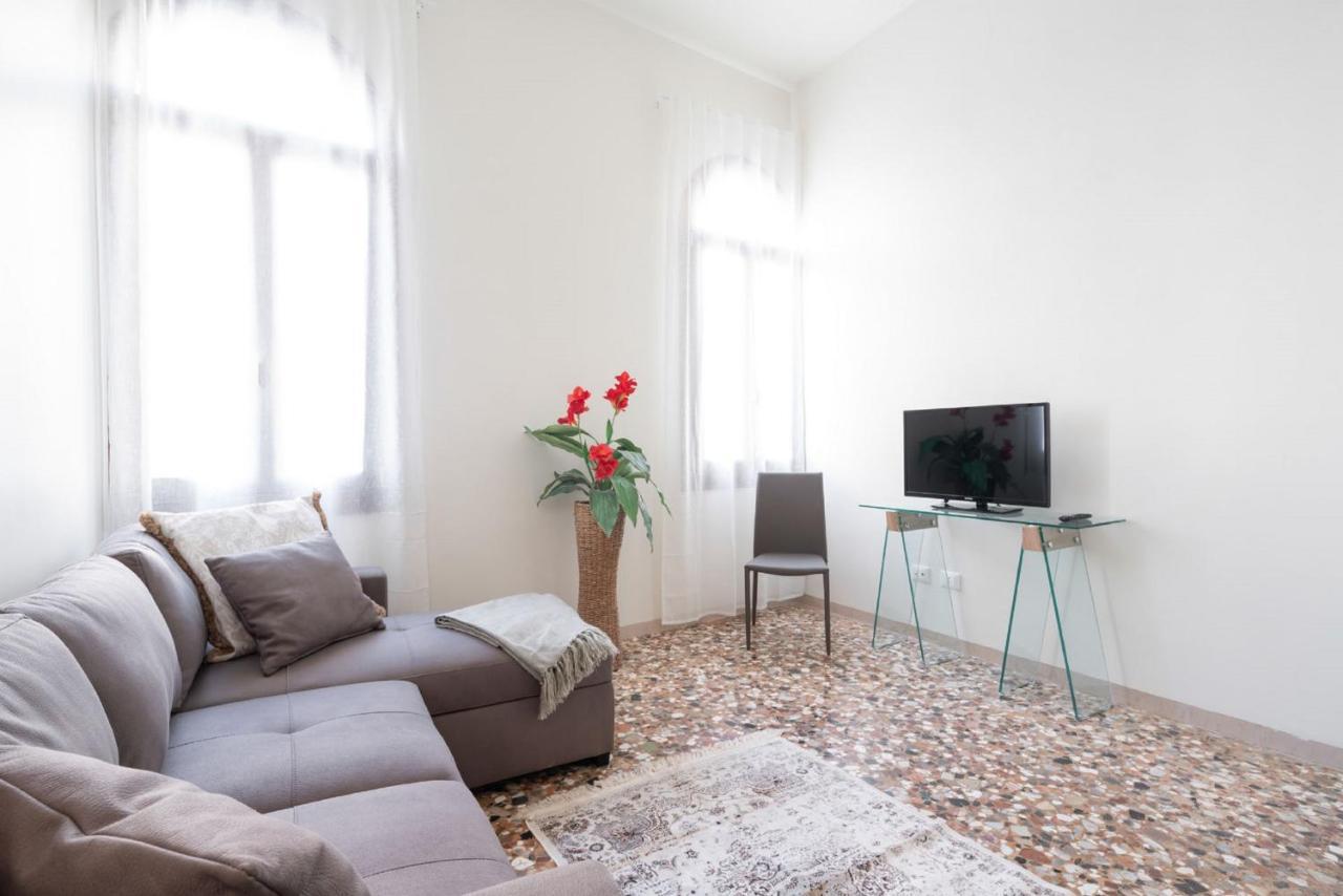 Accademia Charm Apartments By Wonderful Italy Venedik Dış mekan fotoğraf