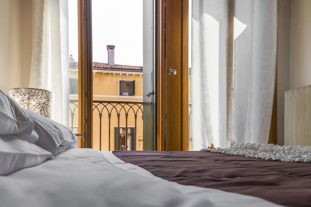 Accademia Charm Apartments By Wonderful Italy Venedik Dış mekan fotoğraf