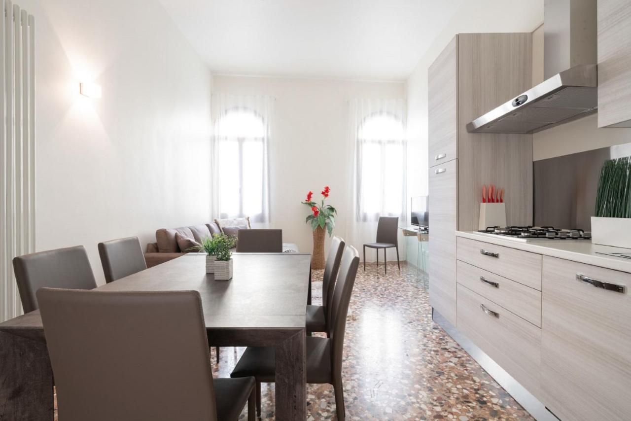 Accademia Charm Apartments By Wonderful Italy Venedik Dış mekan fotoğraf