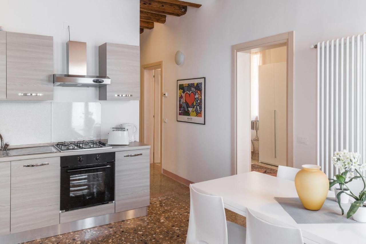 Accademia Charm Apartments By Wonderful Italy Venedik Dış mekan fotoğraf