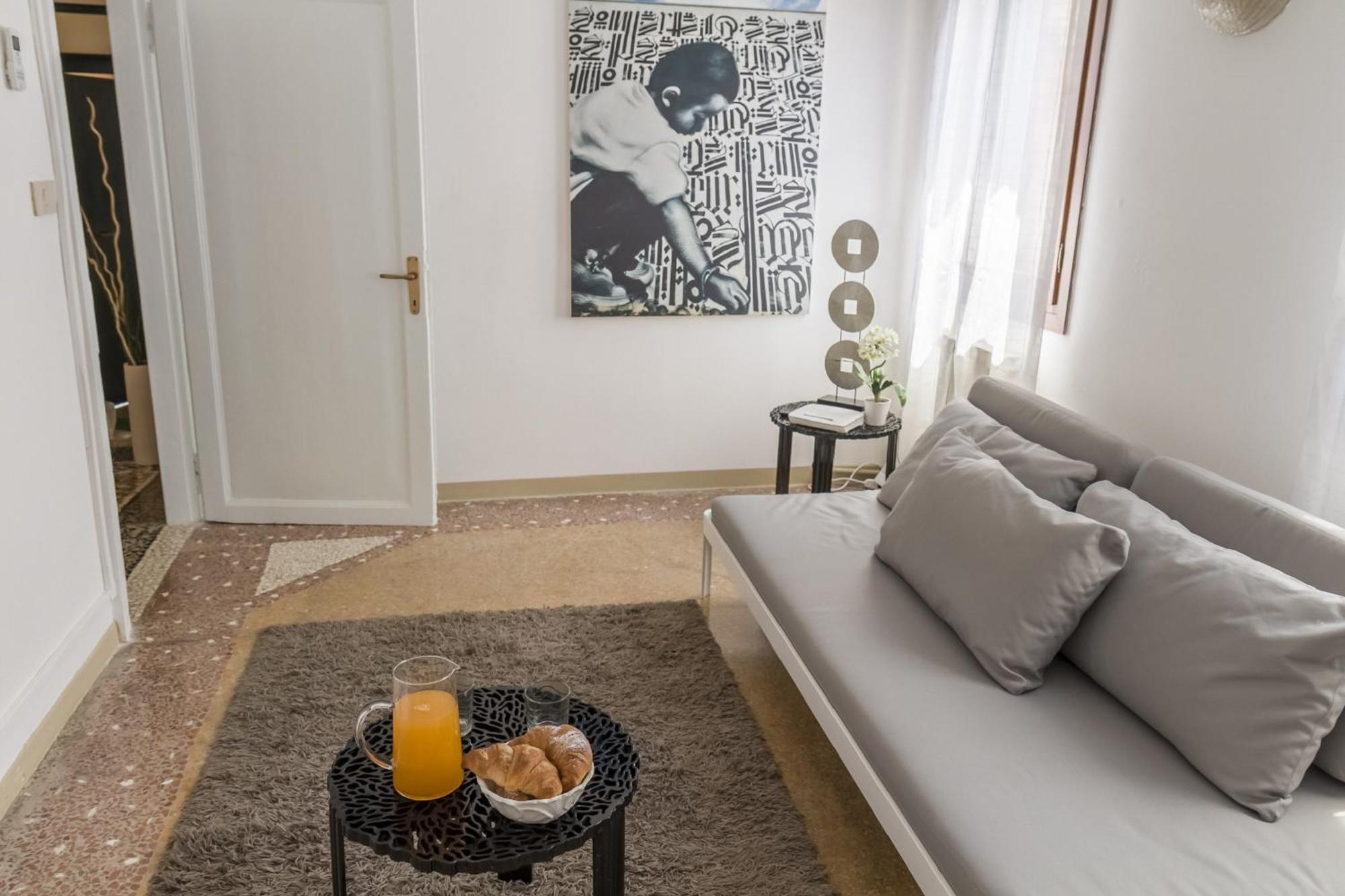 Accademia Charm Apartments By Wonderful Italy Venedik Dış mekan fotoğraf